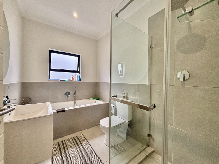 To Let 3 Bedroom Property for Rent in Sandown Western Cape